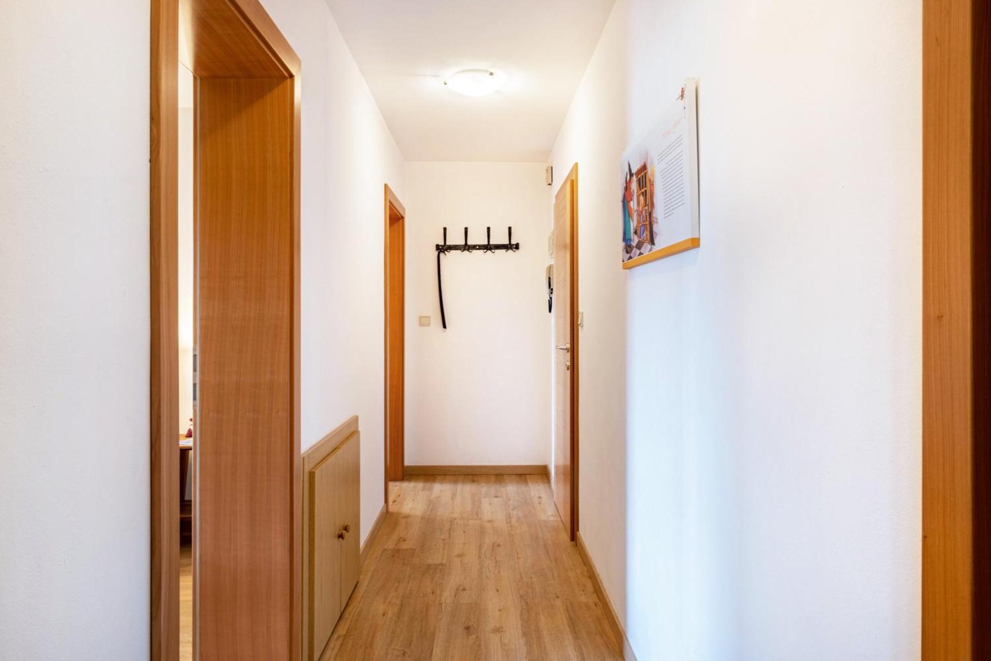 Haensel Und Gretel Schlosshof Umes Extérieur photo